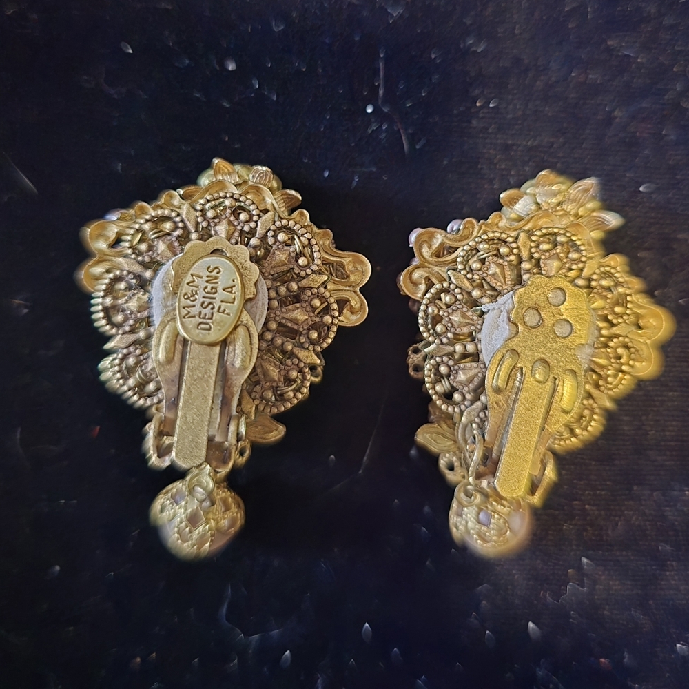 Vintage M&M Designs Florida Filigree Cluster Clip-On Earrings - Picture 3 of 7